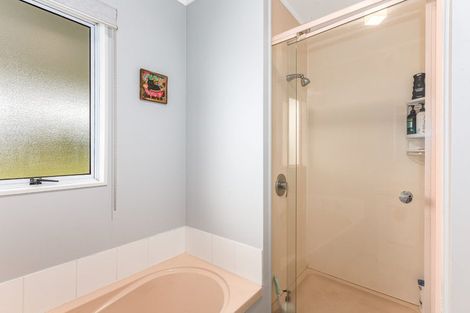 Photo of property in 2 Coventry Close, Ascot Park, Porirua, 5024