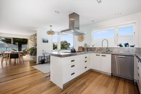 Photo of property in 185 Breaker Bay Road, Breaker Bay, Wellington, 6022