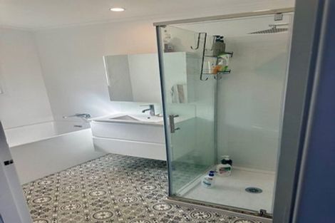 Photo of property in 1/5 Sydney Street, Hauraki, Auckland, 0622