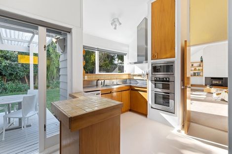 Photo of property in 17 Lydia Avenue, Northcote, Auckland, 0627