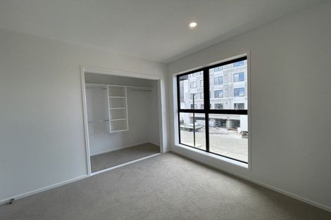 Photo of property in 8 Rauemi Way, Te Atatu South, Auckland, 0610