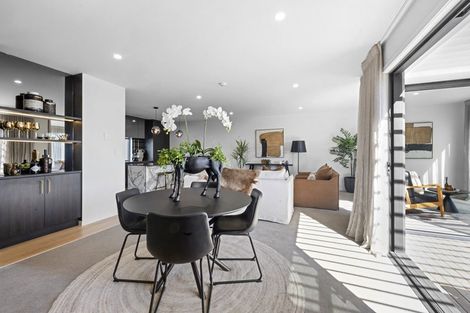 Photo of property in 2/11a Baring Terrace, Strandon, New Plymouth, 4312