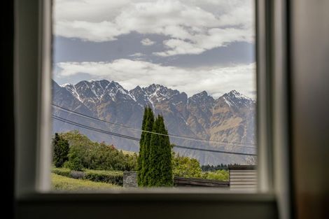 Photo of property in 1 Suburb Street, Queenstown, 9300