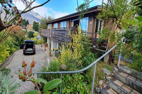 Photo of property in 24 Greenstone Place, Fernhill, Queenstown, 9300