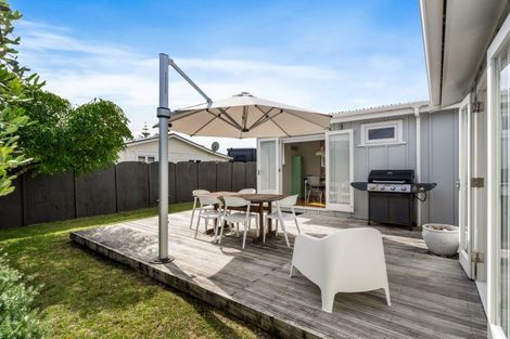 Photo of property in 205a Ocean Road, Whangamata, 3620