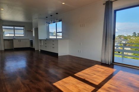 Photo of property in 1/107 Archmillen Avenue, Pakuranga Heights, Auckland, 2010
