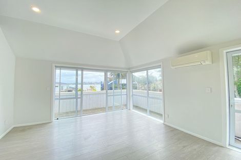Photo of property in 1/7 Musick Point Road, Bucklands Beach, Auckland, 2012