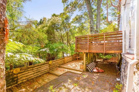 Photo of property in 98 Scenic Drive, Titirangi, Auckland, 0604