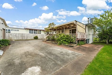 Photo of property in 30 Ozich Avenue, Te Atatu South, Auckland, 0610
