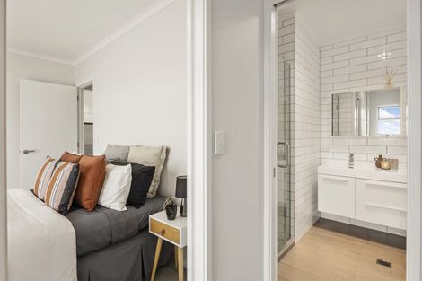 Photo of property in 31 Cresswell Place, Johnsonville, Wellington, 6037