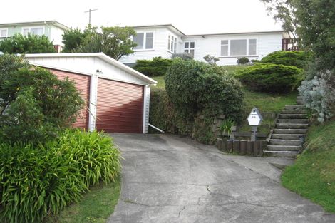 Photo of property in 68 Ruskin Road, Newlands, Wellington, 6037