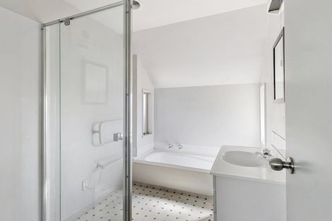 Photo of property in 4/17 Longley Place, Addington, Christchurch, 8024