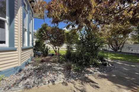Photo of property in 25 Rhodes Street, Waimate, 7924