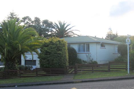 Photo of property in 27 Crompton Road, Massey, Auckland, 0614