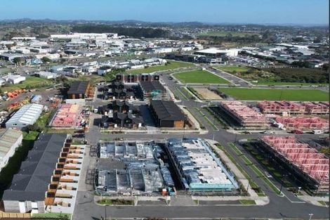 Photo of property in 8 Parenga Lane, Kumeu, 0810