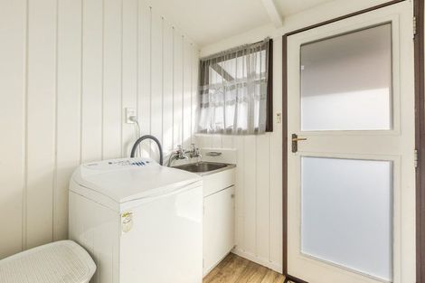 Photo of property in 2/2 Gloucester Street, Taradale, Napier, 4112