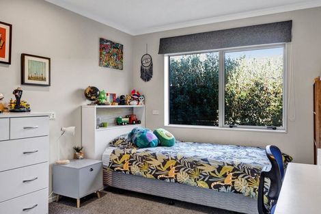 Photo of property in 9a Dolphin Parade, Bell Block, New Plymouth, 4312