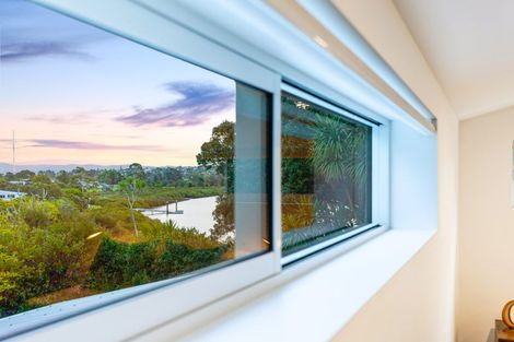 Photo of property in 16a Renata Crescent, Te Atatu Peninsula, Auckland, 0610