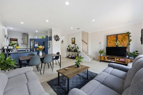 Photo of property in 118 Huntington Drive, Huntington Park, Auckland, 2013