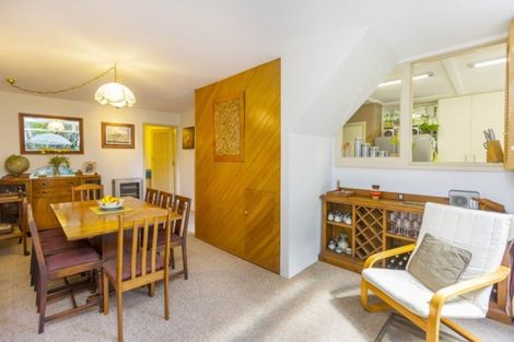 Photo of property in 135 Pinehaven Road, Pinehaven, Upper Hutt, 5019