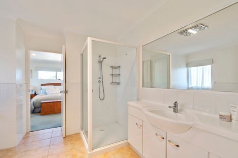 Photo of property in 37 Roys Road, Weymouth, Auckland, 2103