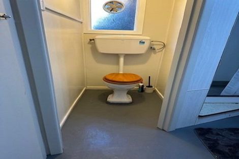 Photo of property in 58 Pioneer Road, Moturoa, New Plymouth, 4310