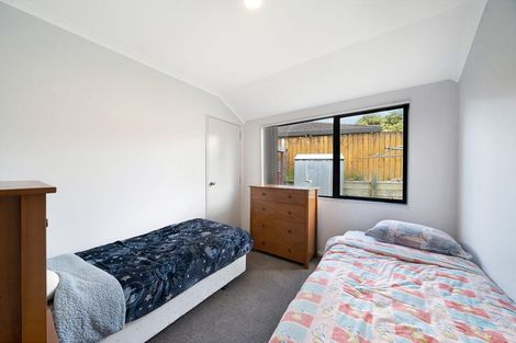 Photo of property in 18 Plumstead Rise, Glen Eden, Auckland, 0602