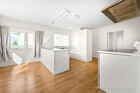 Photo of property in 519a East Coast Road, Murrays Bay, Auckland, 0630