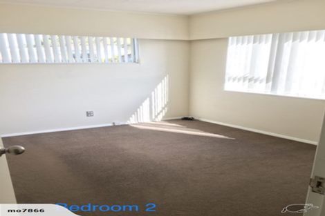 Photo of property in 34 Somes Crescent, Newlands, Wellington, 6037
