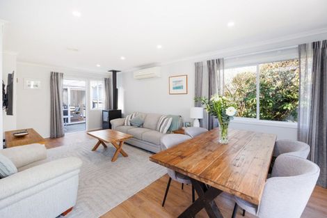 Photo of property in 37 Parkland Crescent, Terrace End, Palmerston North, 4410