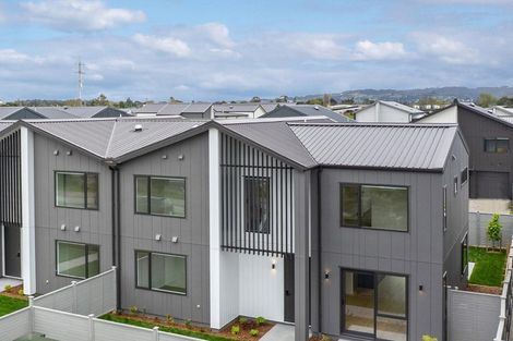 Photo of property in 4 Park Green Avenue, Rosehill, Papakura, 2113