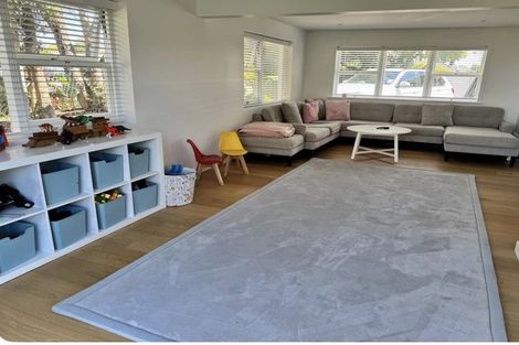 Photo of property in 24 Otakau Road, Milford, Auckland, 0620
