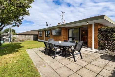Photo of property in 10 Golf Road, Mount Maunganui, 3116