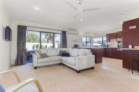 Photo of property in 52 Highfields Terrace, Henderson, Auckland, 0612