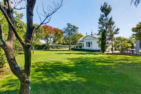 Photo of property in 129 Te Mata Road, Havelock North, 4130