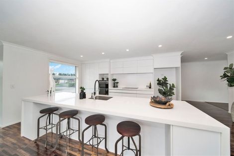 Photo of property in 30 Mercade Close, Stratford, 4332