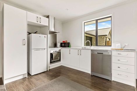 Photo of property in 23u3 Ross Crescent, Fairfield, Hamilton, 3214