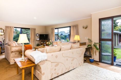 Photo of property in 7 Kathleen Place, Rainbow Point, Taupo, 3330