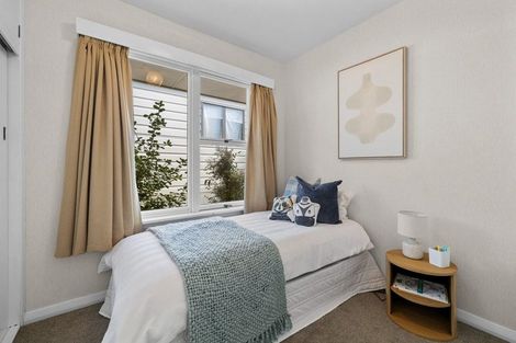 Photo of property in 96 Moncks Spur Road, Redcliffs, Christchurch, 8081