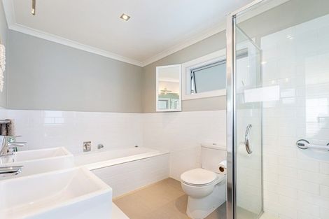 Photo of property in 18 Panorama Heights, Orewa, 0931