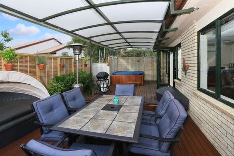 Photo of property in 8 Graven Court, Henderson, Auckland, 0612