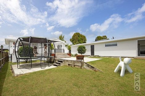 Photo of property in 25 Maude Street, Riverhead, 0820