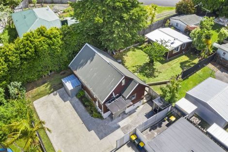 Photo of property in 34a Lauderdale Road, Birkdale, Auckland, 0626
