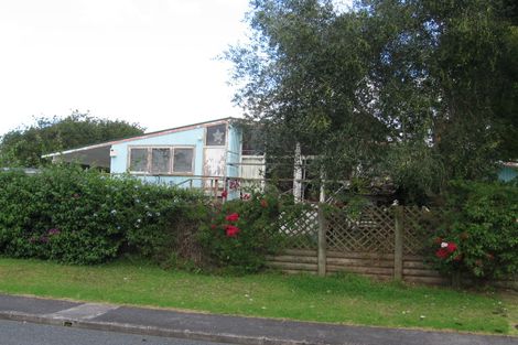 Photo of property in 17 Dawnhaven Drive, Te Atatu Peninsula, Auckland, 0610