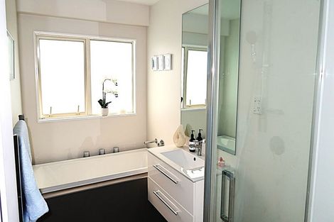Photo of property in 3 Grovenor Drive, Orewa, 0931