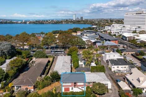 Photo of property in 4/155 Shakespeare Road, Milford, Auckland, 0620