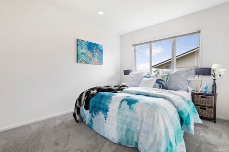 Photo of property in 190 Sunnynook Road, Totara Vale, Auckland, 0627