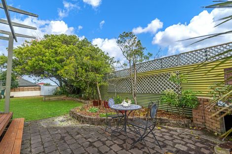 Photo of property in 17 Moyne Avenue, Milson, Palmerston North, 4414