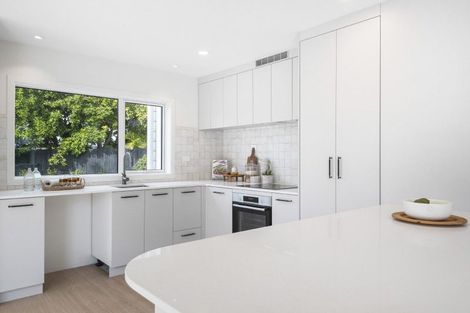 Photo of property in 1 William Bond Street, Stanley Point, Auckland, 0624