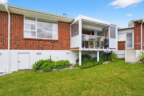 Photo of property in 2/35 Rangitoto Terrace, Milford, Auckland, 0620